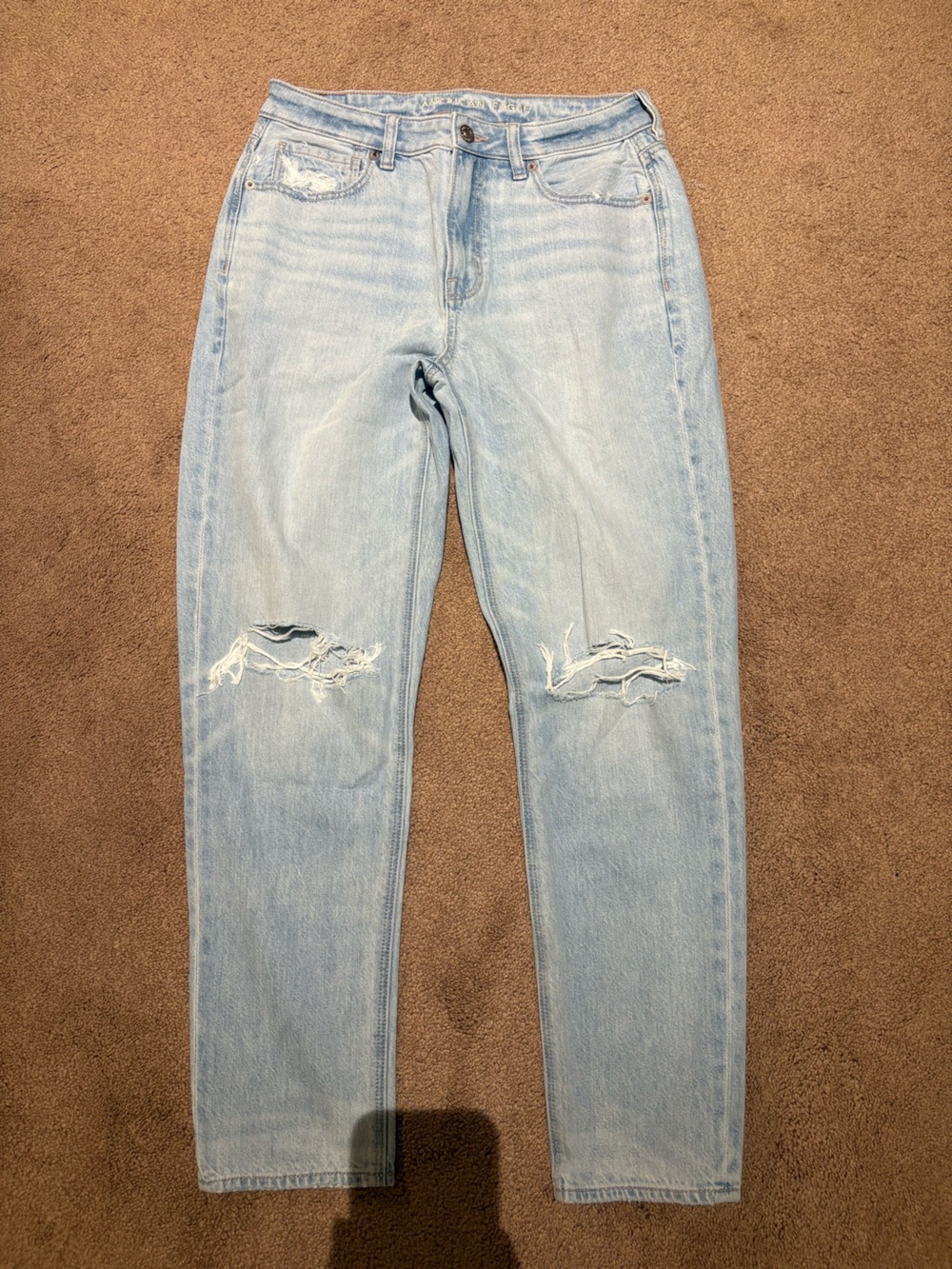 American Eagle Outfitters Light Blue Straight Leg Jeans with Knee Rips size 6